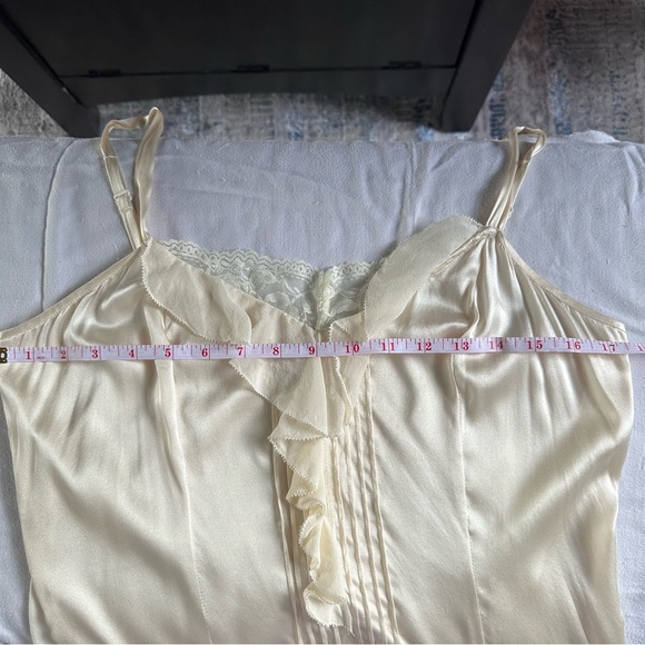 White House Black Market Silk Stretch Ruffle Cami Medium Cream - Picture 9 of 10